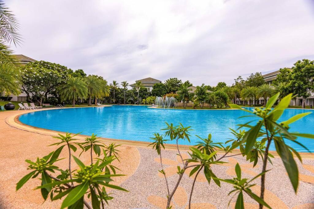 4 Bedroom Townhouse In Great Location! Huahin Kültér fotó