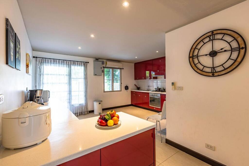 4 Bedroom Townhouse In Great Location! Huahin Kültér fotó